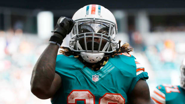 dolphins-jay-ajayi-200-yards-game-stats.jpg